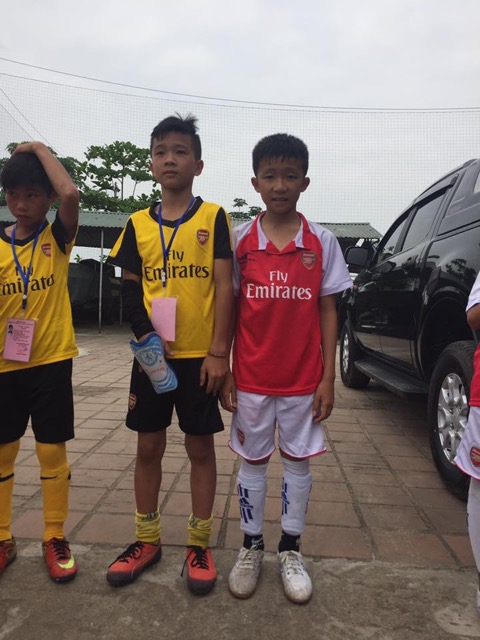 Cậu học trò nghèo Nguyễn Anh Dũng  trường Tiểu học Kỳ Long được hai CLB bóng đá tuyển chọn